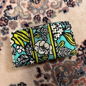 Vera Bradley Island Bloom Zipper Wallet